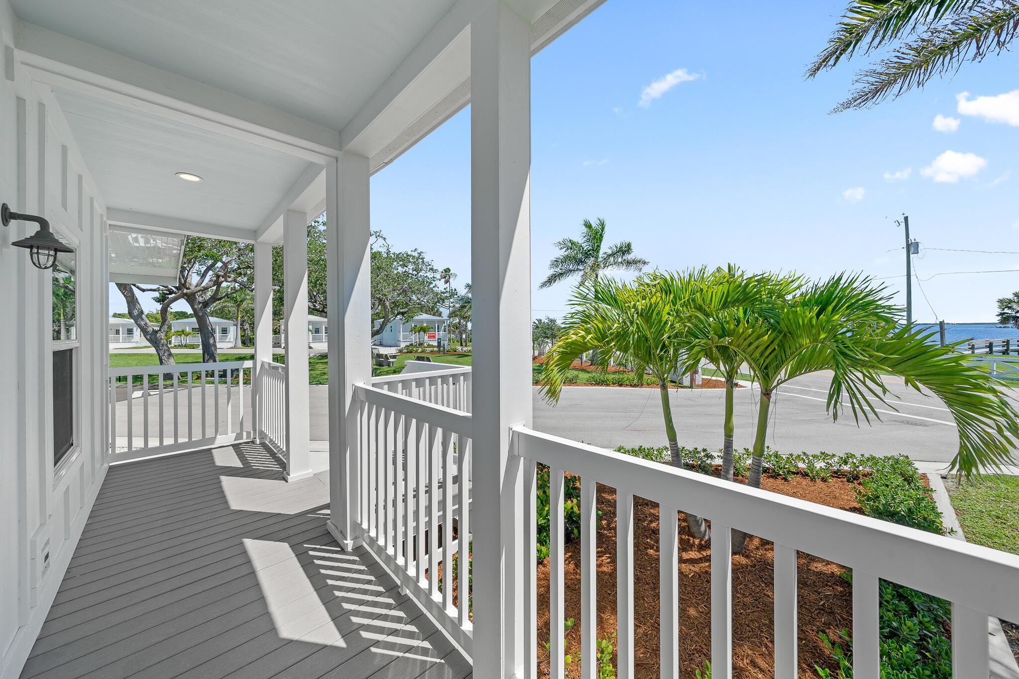 El Capitan Waterfront Com - Residential