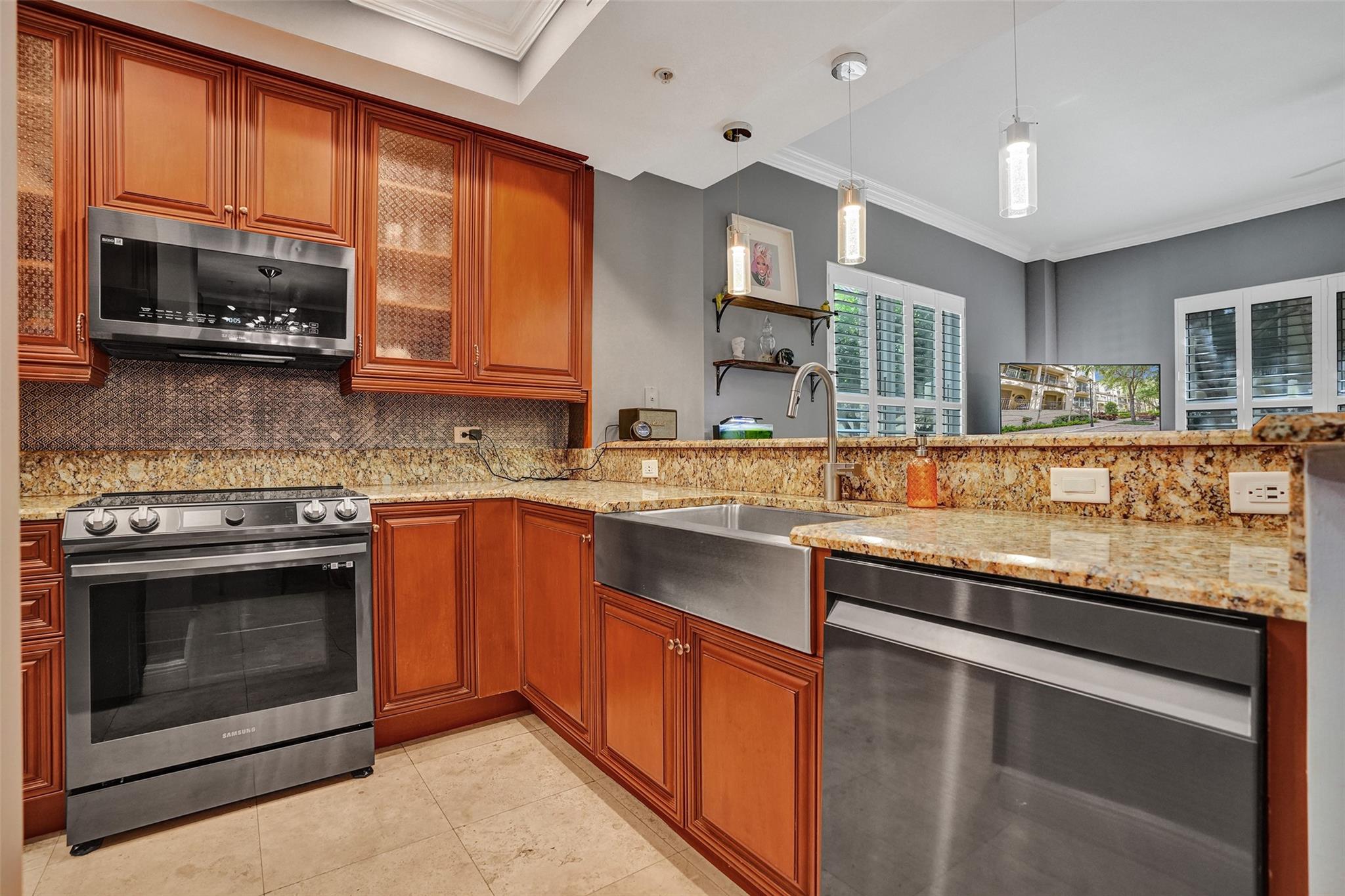 2617 NE 14th Ave 101