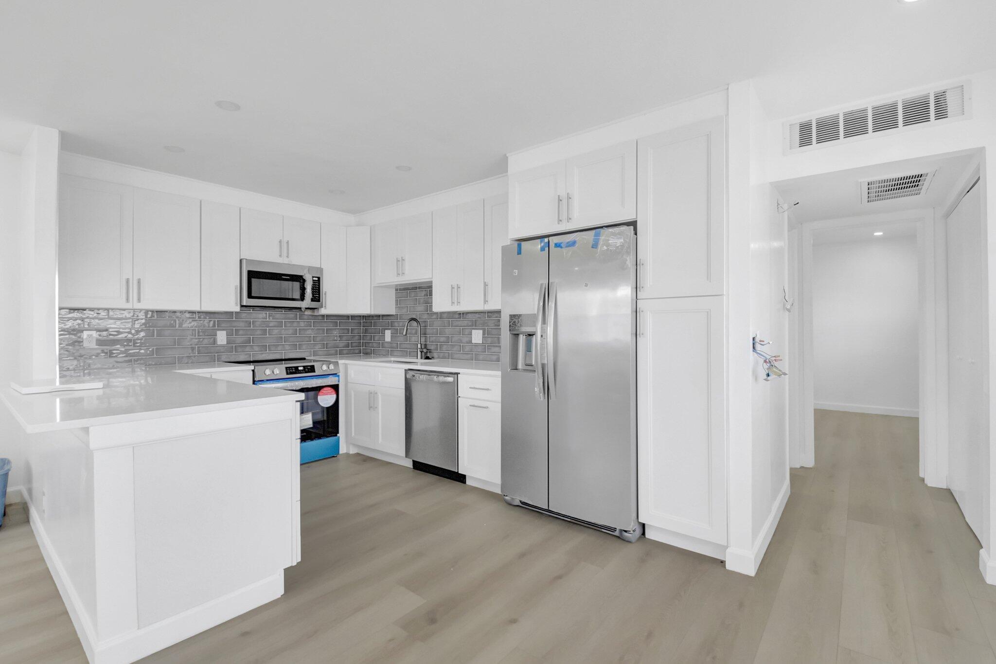 View photos, virtual tours, details... 42 Valencia B