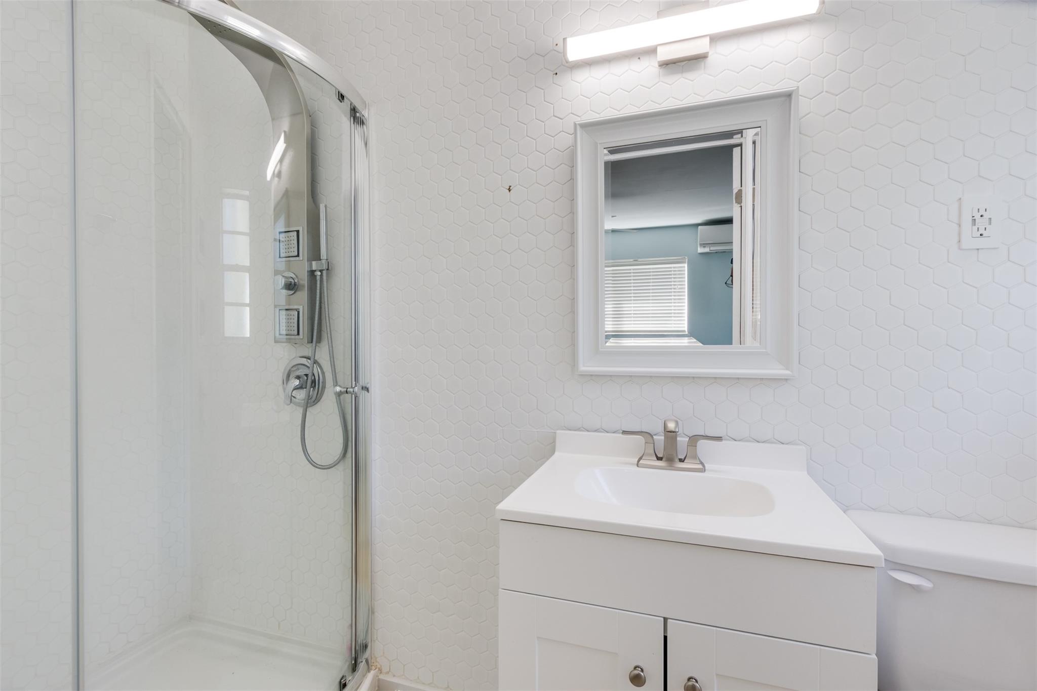 Flora Gardens 32-15 B - Residential Lease