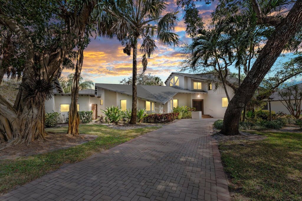 Photo of 12 Oakwood Drive, Sewalls Point, FL 34996 (MLS # R10989569)