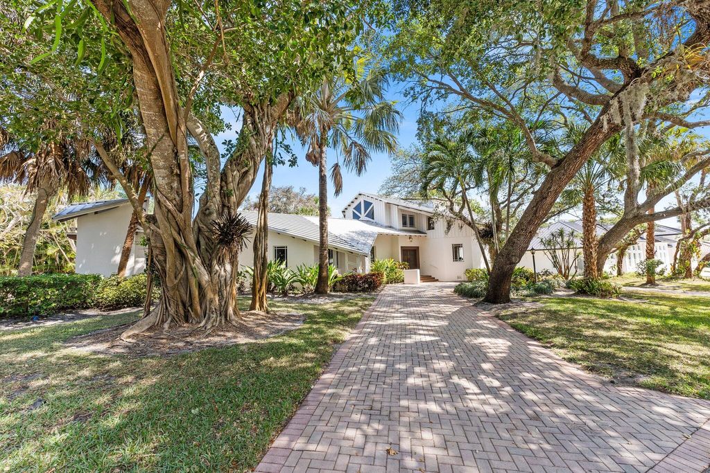 Photo of 12 Oakwood Drive, Sewalls Point, FL 34996 (MLS # R10989569)