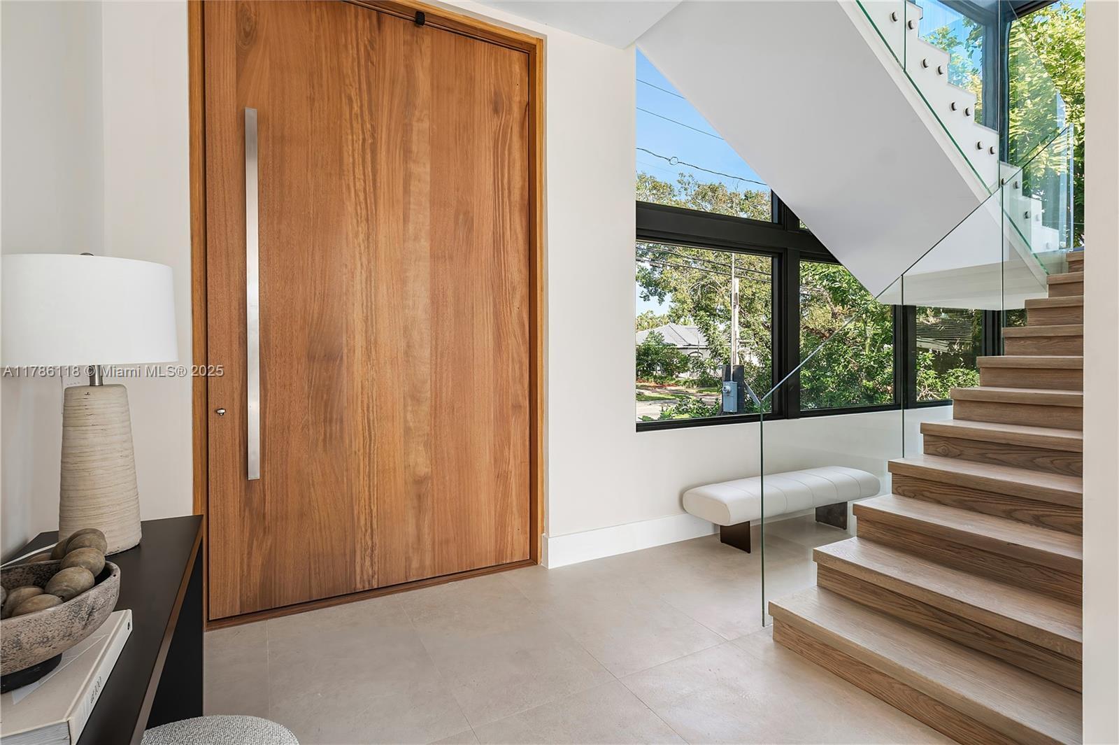 CORAL KEY VILLAS - Residential