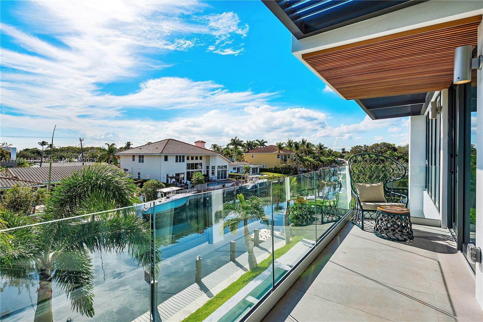 CORAL KEY VILLAS - Residential
