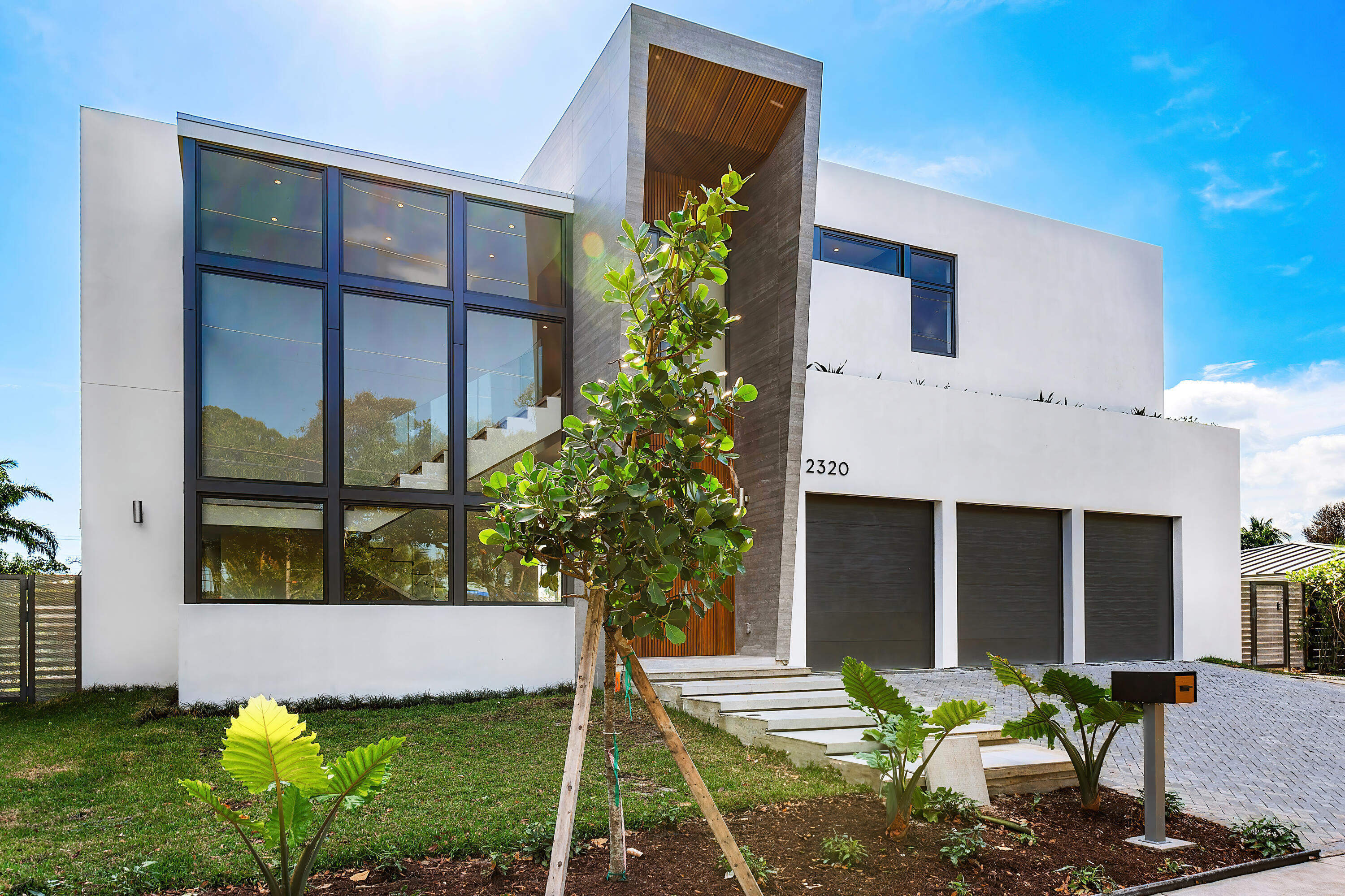 CORAL KEY VILLAS - Residential