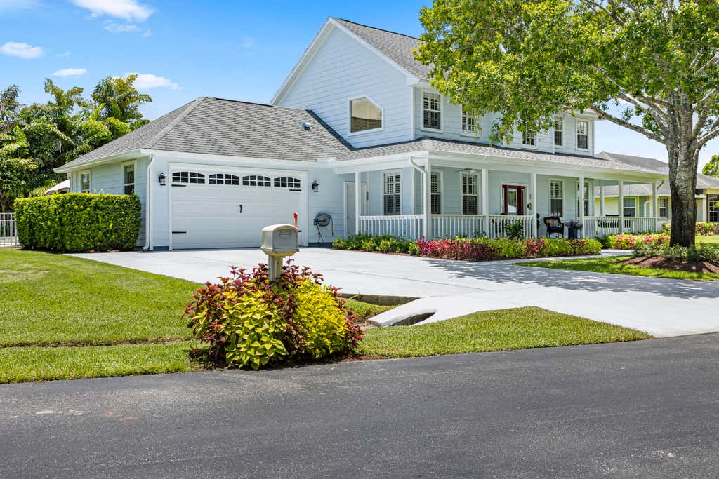 Photo of 1045 SW Sand Oak Drive, Palm City, FL 34990 (MLS # R10995751)