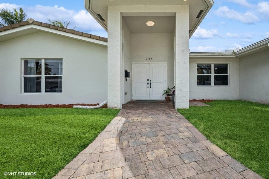 746 SW 2nd Street