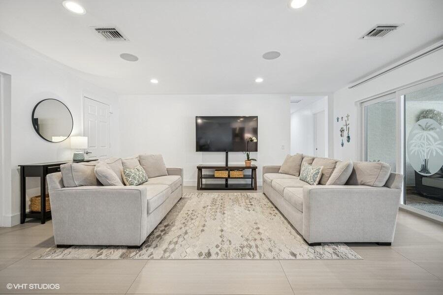 746 SW 2nd Street