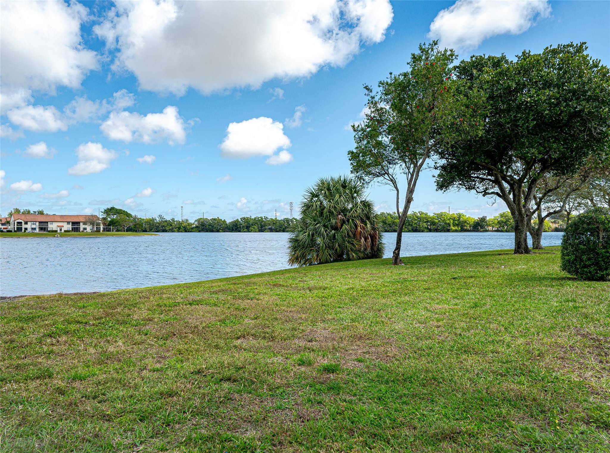Republic Square - Residential