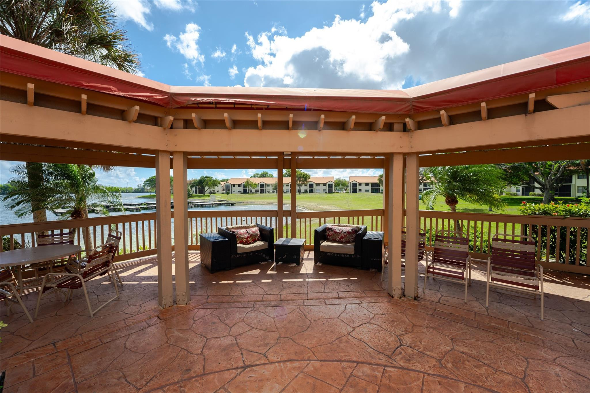 Republic Square - Residential