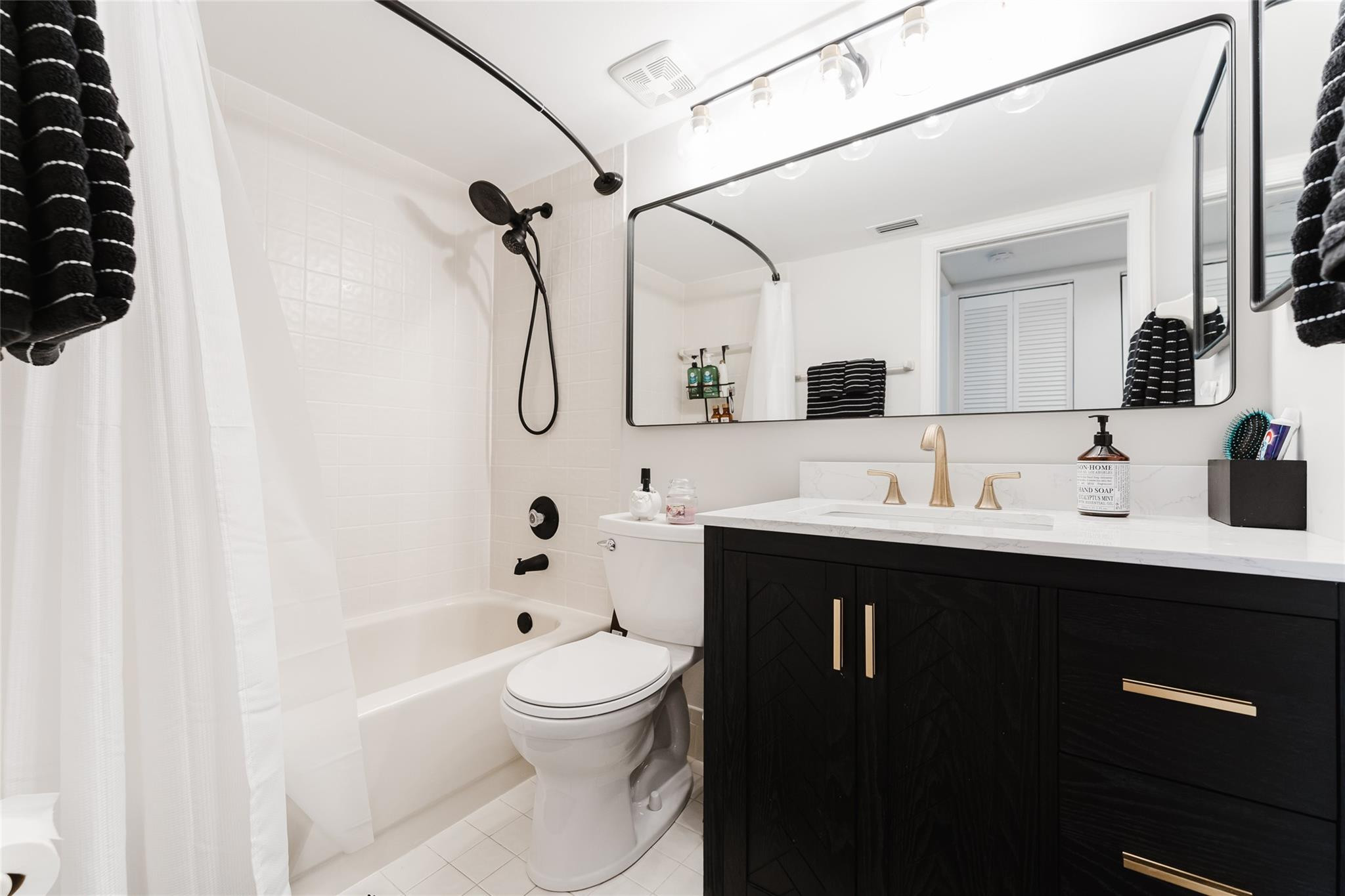 Republic Square - Residential