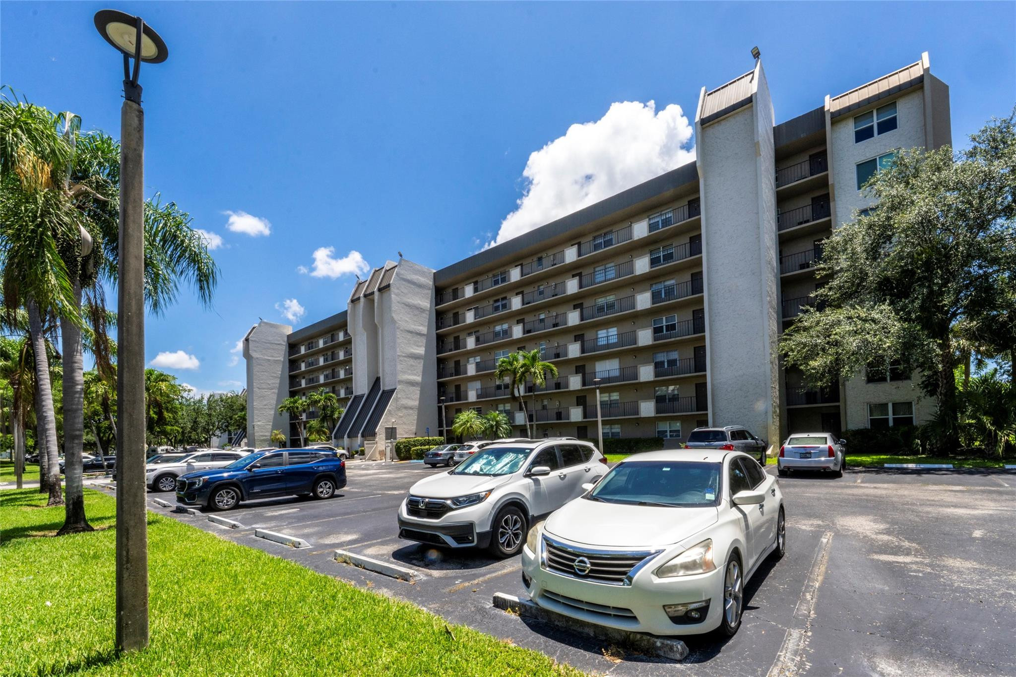 Rolling Hills Golf & Tenn - Residential