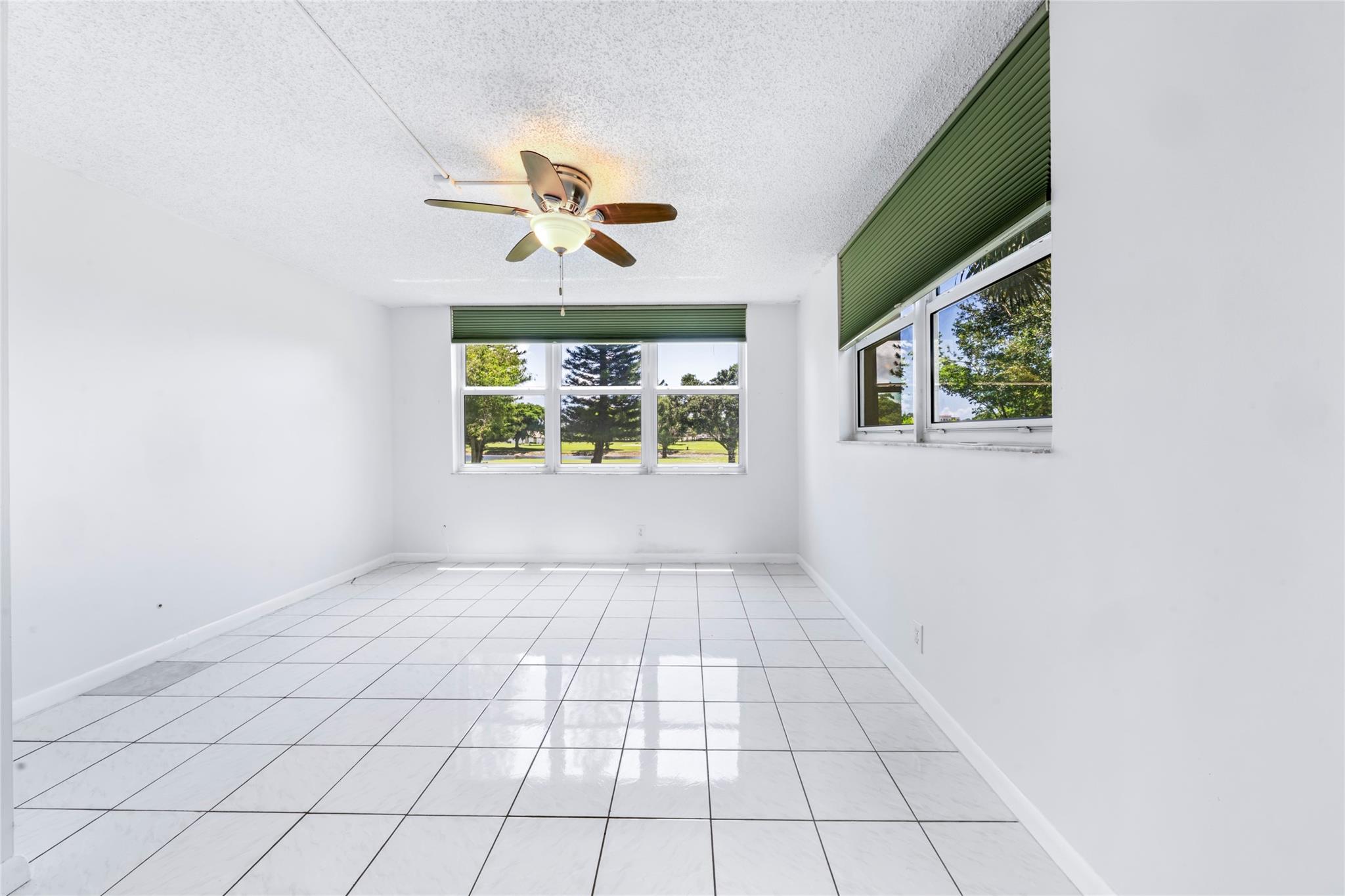 Rolling Hills Golf & Tenn - Residential