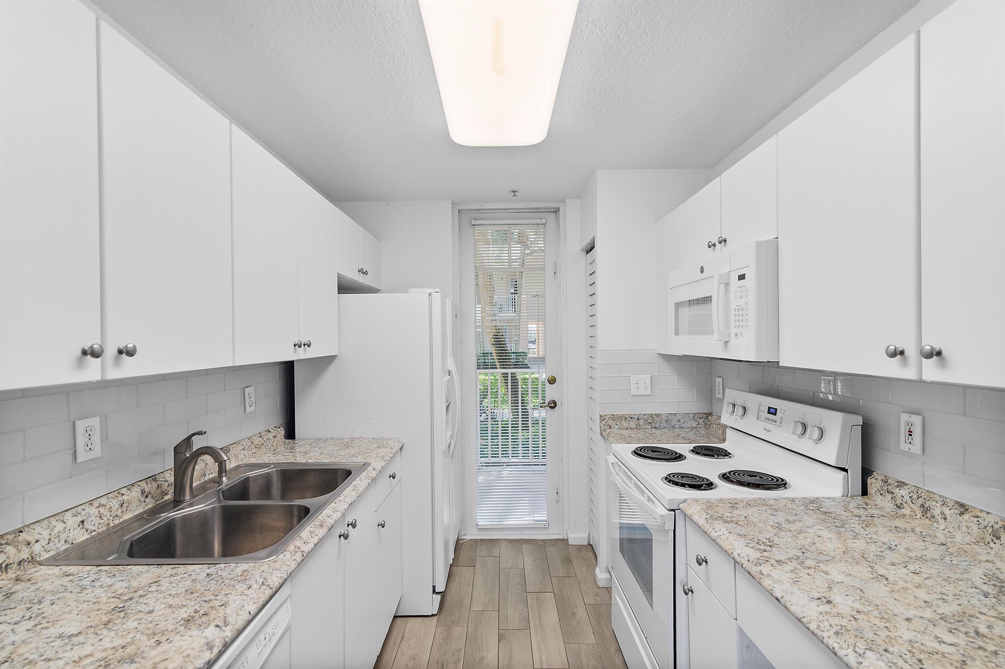 VILLAGE AT ABACOA CONDO - Residential Lease