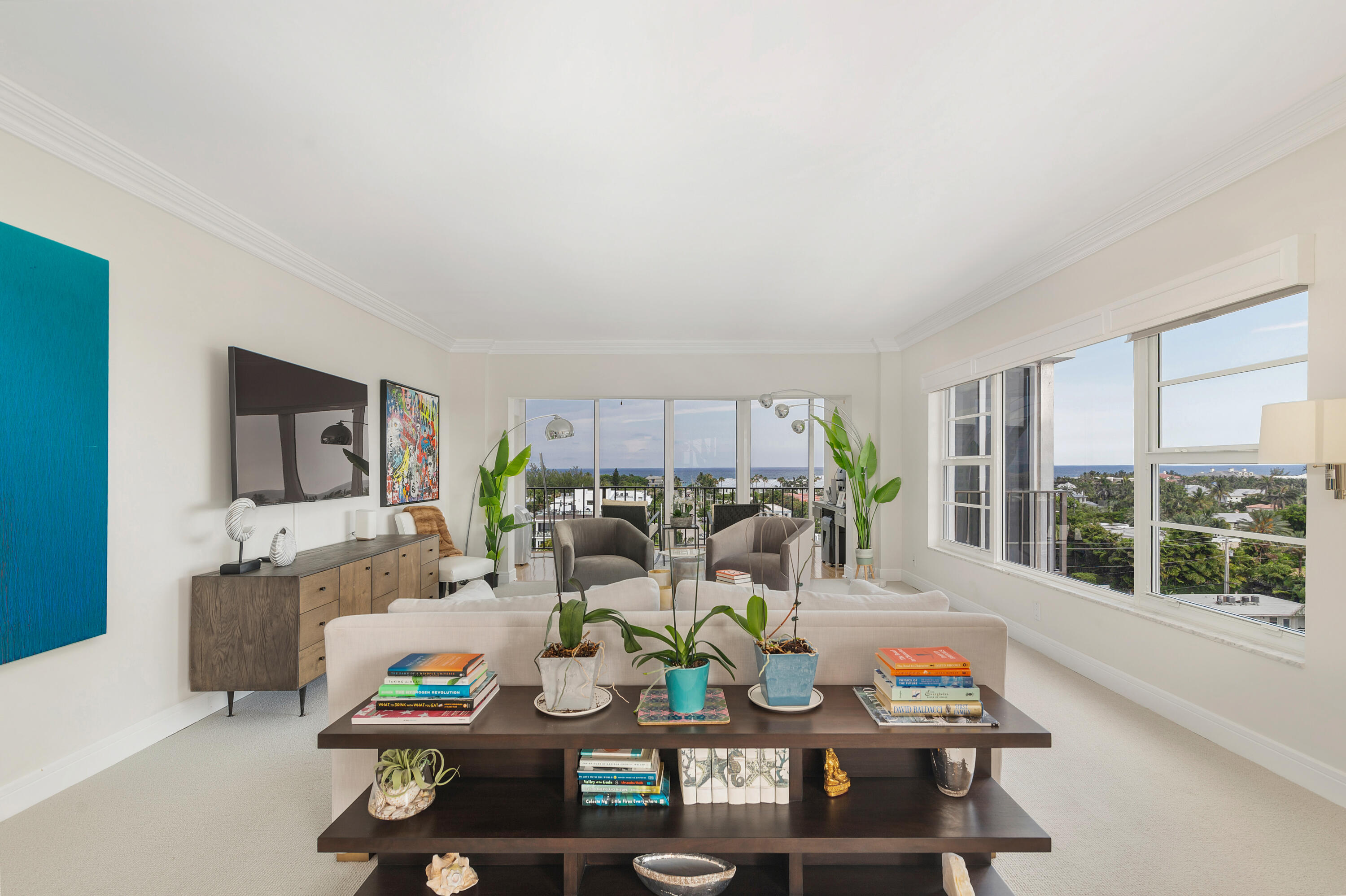 400 Seasage Drive 806