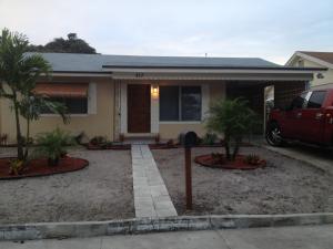 Sidewalks, bicycling, basketball, golf, close to s - Residential Lease