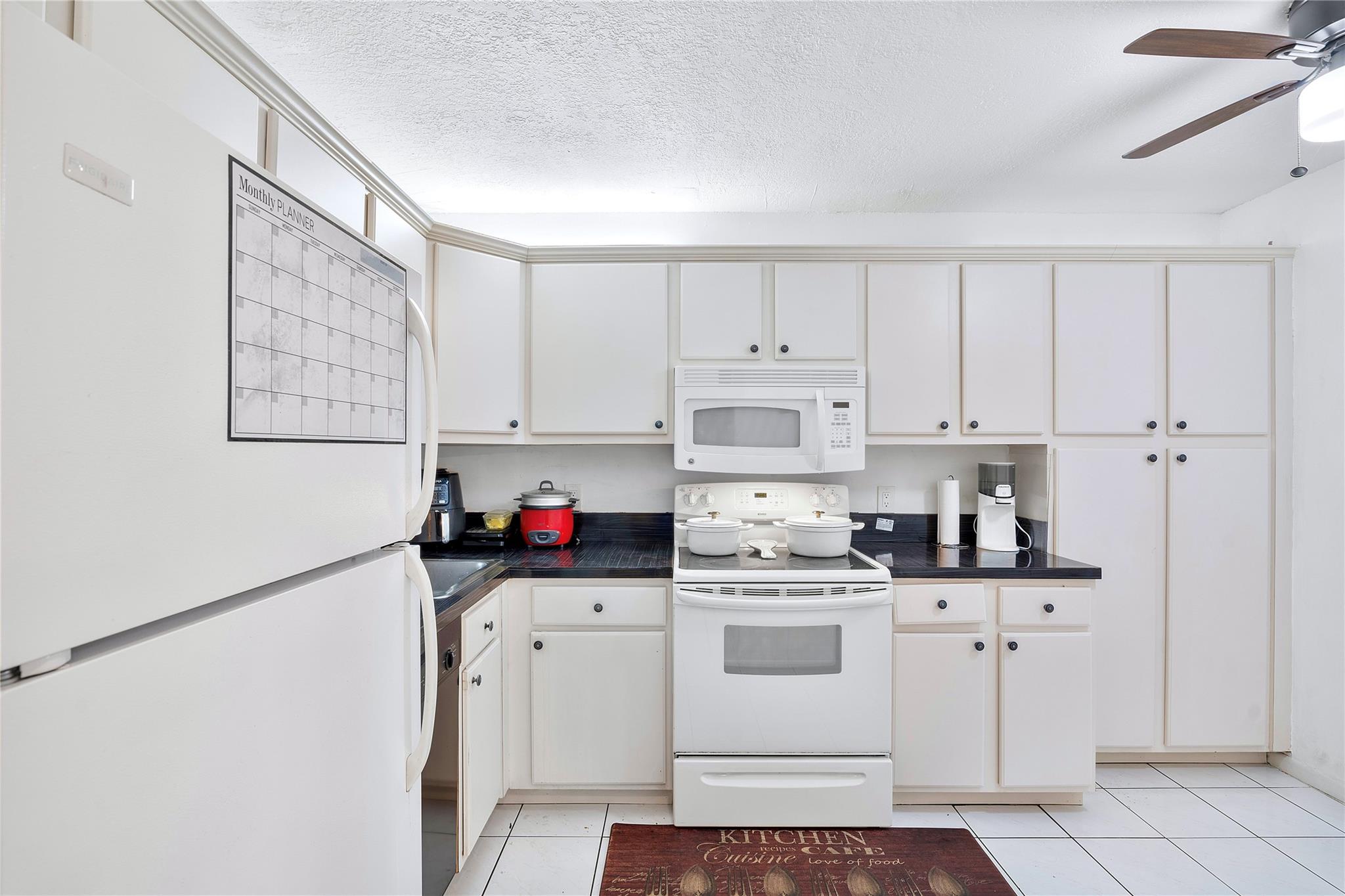 4306 Carambola Cir N