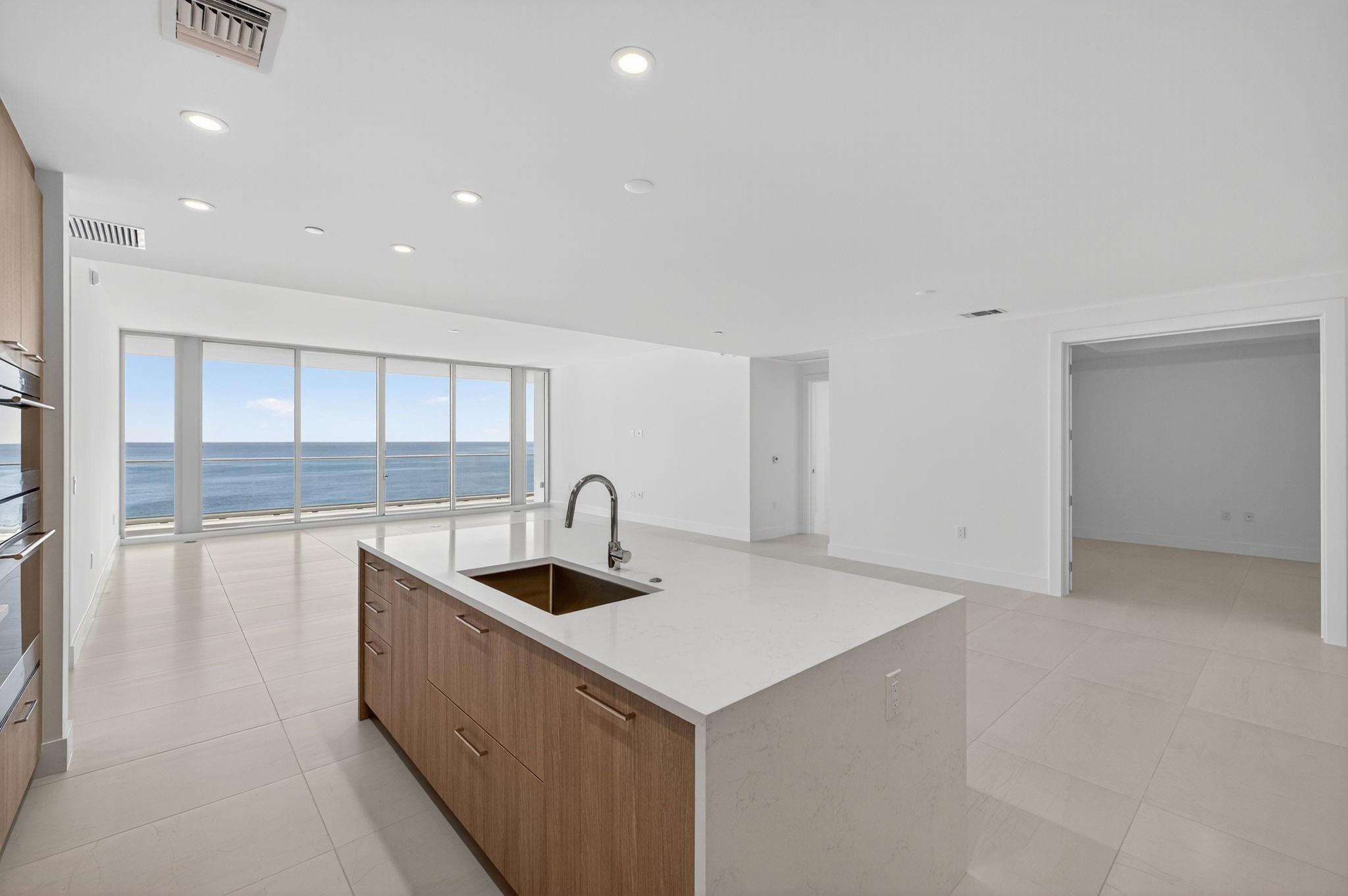 SELENE OCEANFRONT RESIDEN - Residential