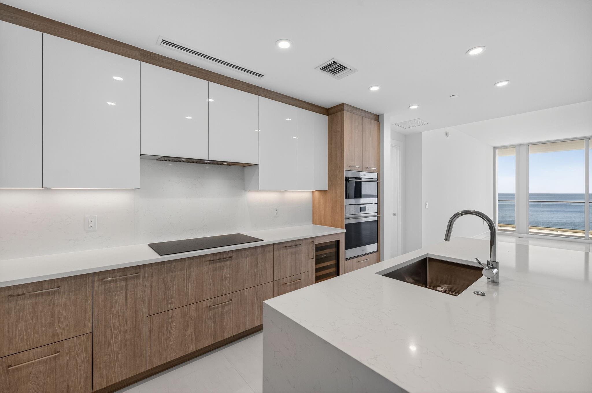 SELENE OCEANFRONT RESIDEN - Residential