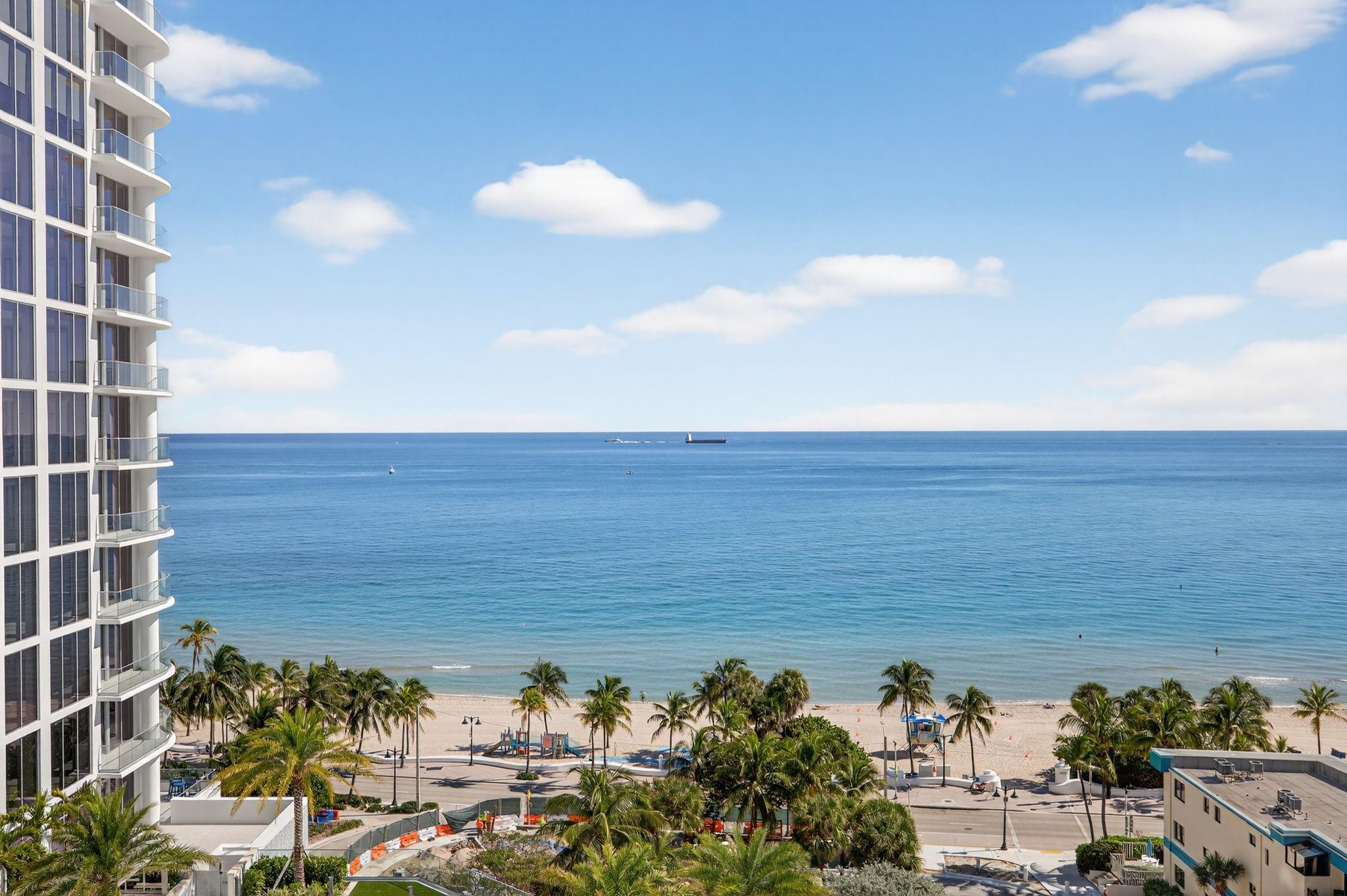 SELENE OCEANFRONT RESIDEN - Residential