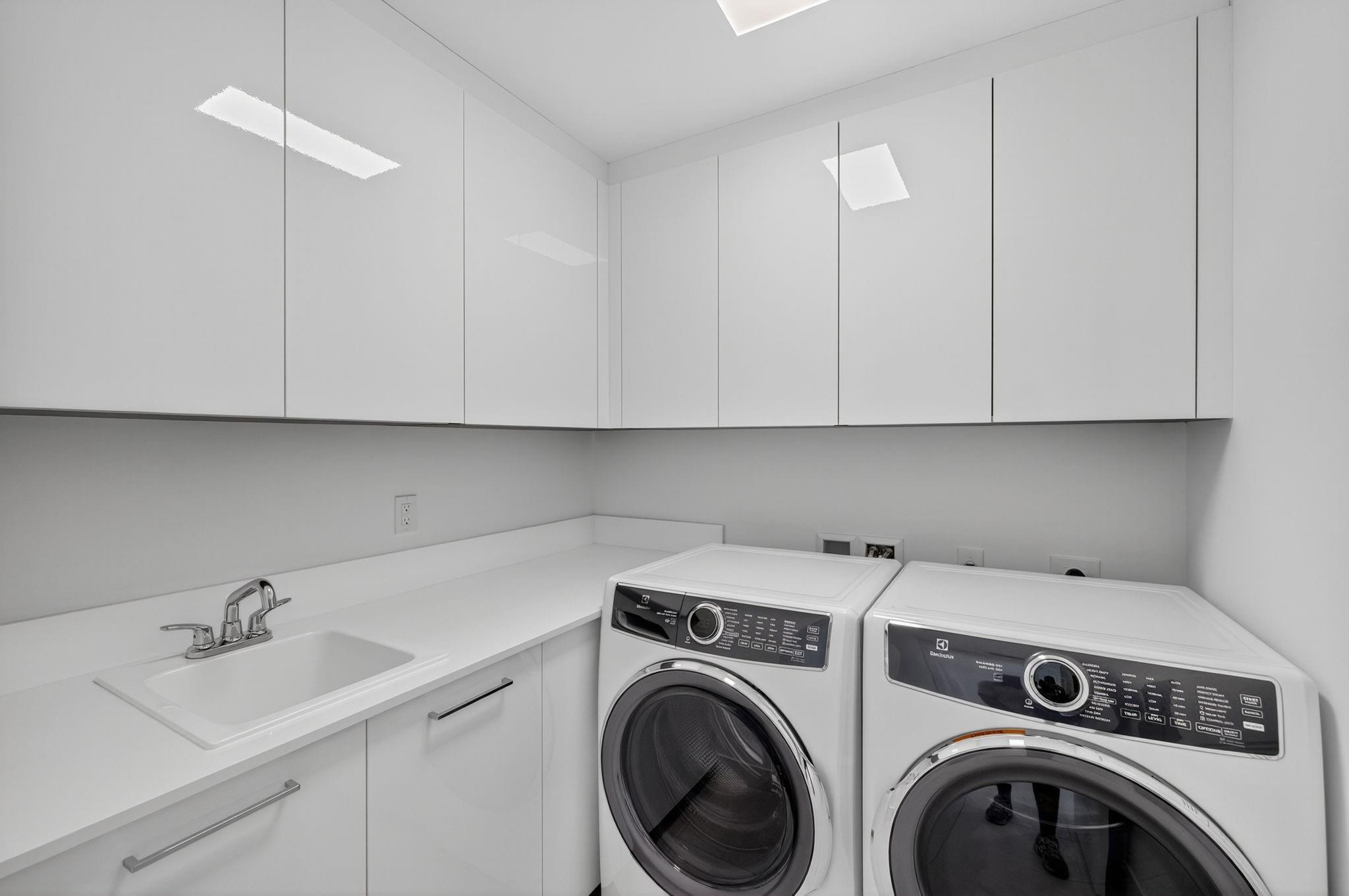 SELENE OCEANFRONT RESIDEN - Residential