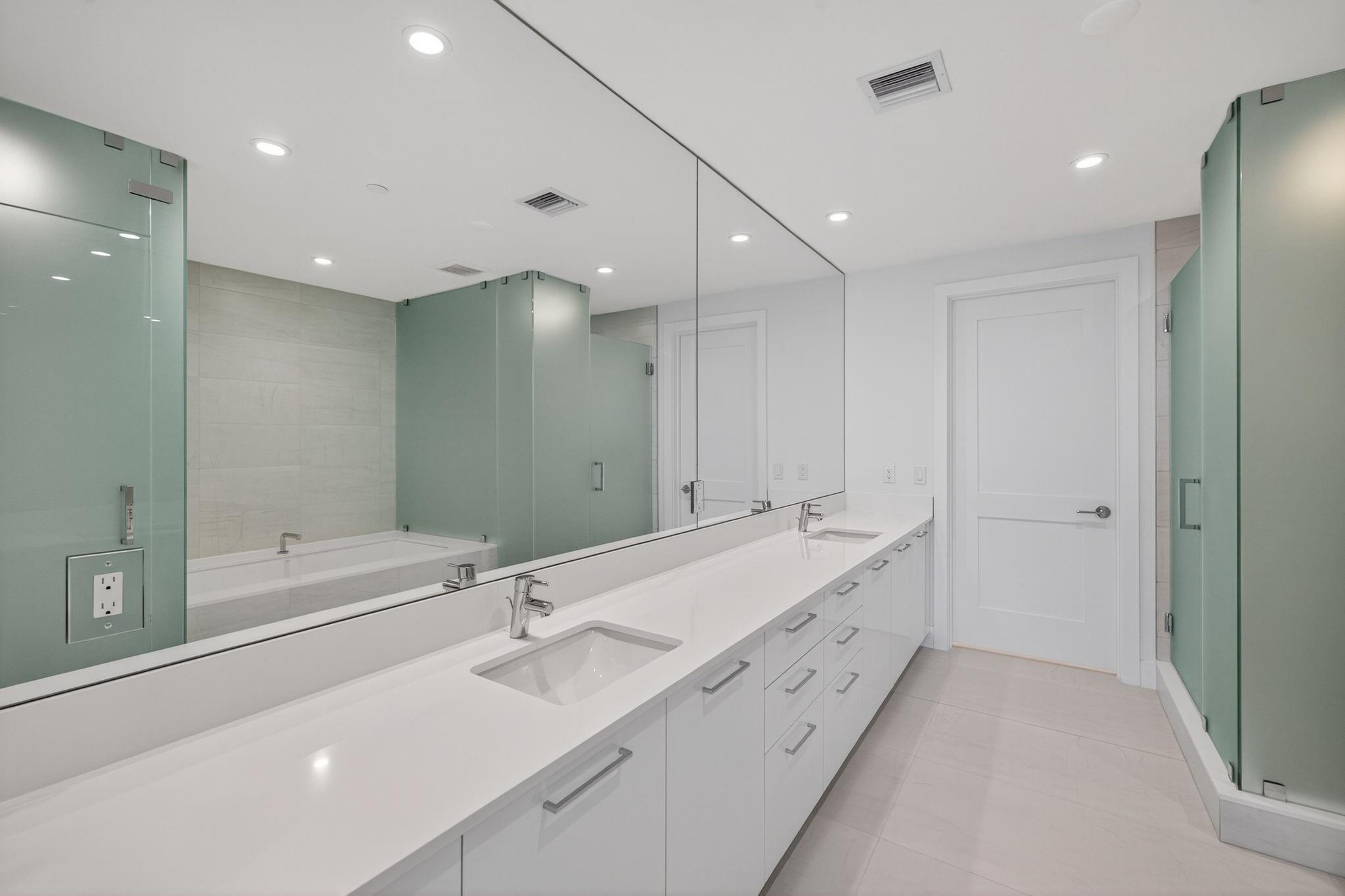 SELENE OCEANFRONT RESIDEN - Residential