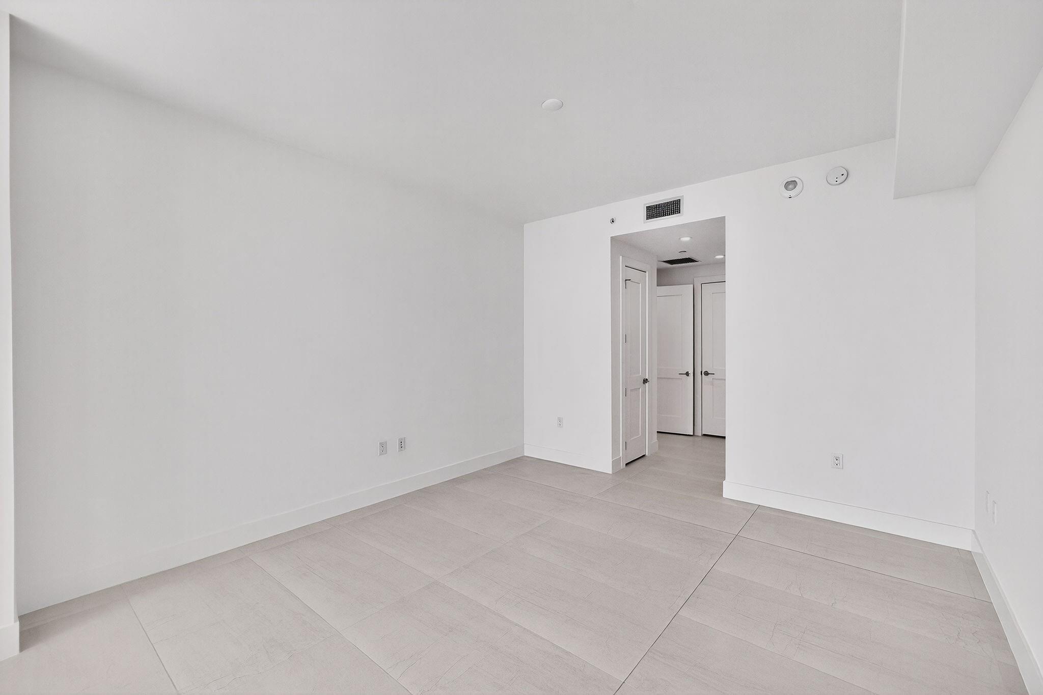 SELENE OCEANFRONT RESIDEN - Residential