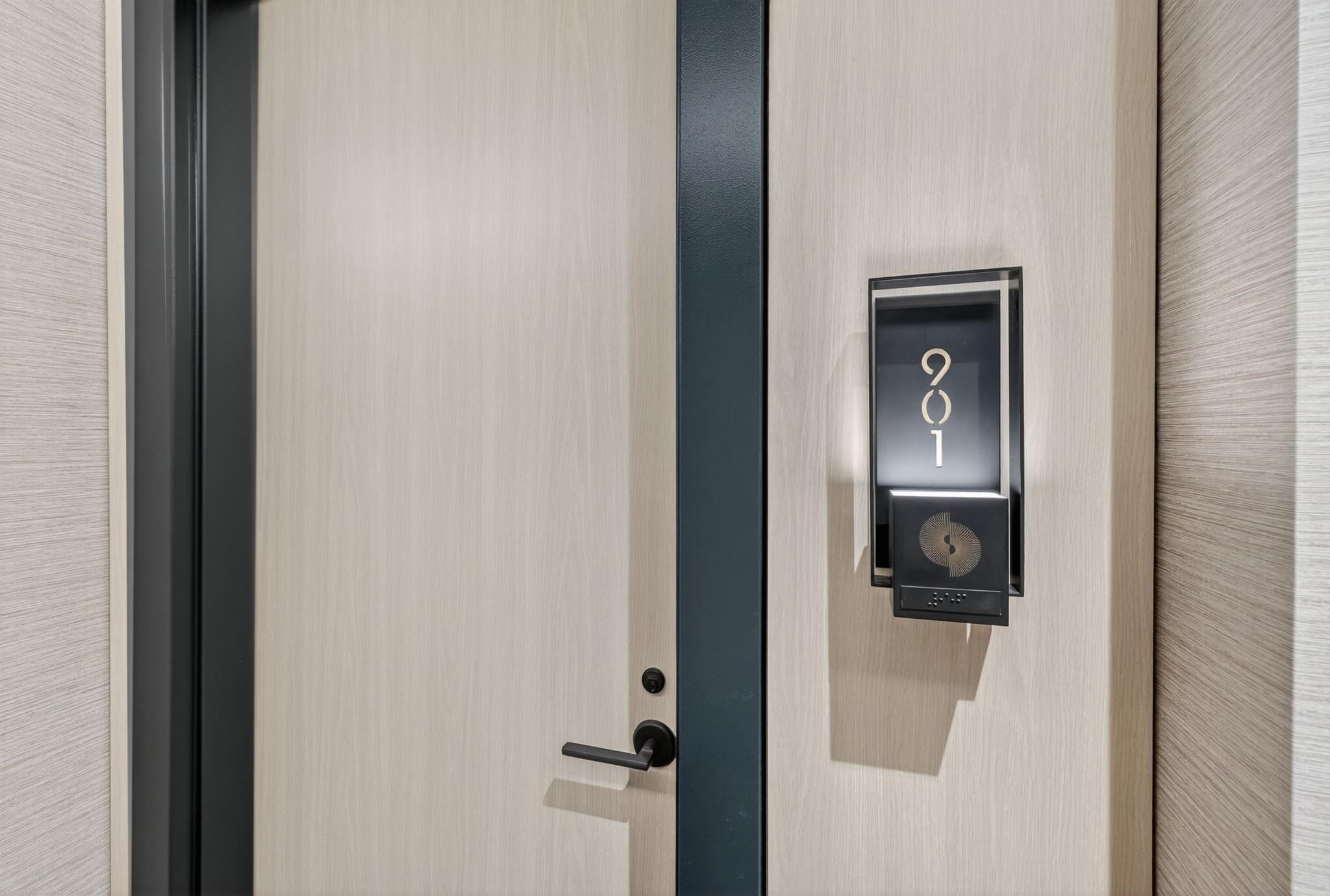 153 N Seabreeze Boulevard 901-S