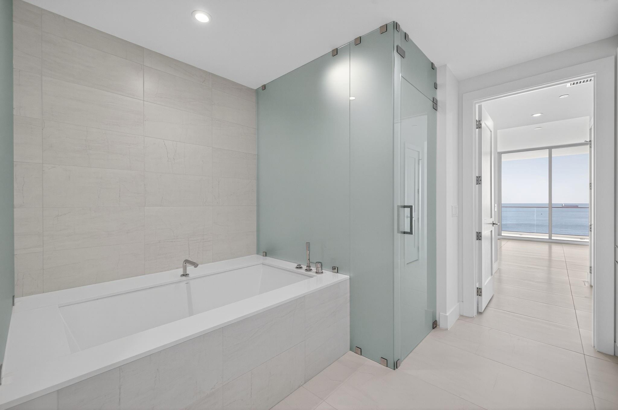 SELENE OCEANFRONT RESIDEN - Residential