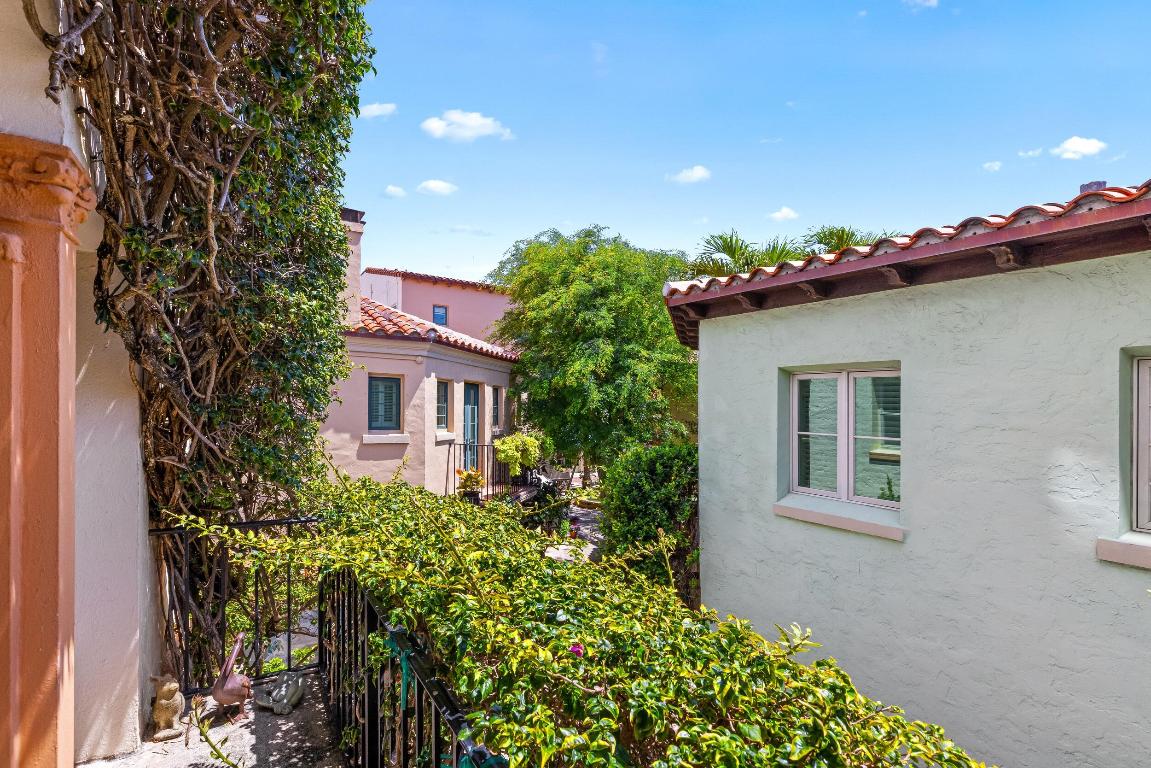 ROYAL PARK ADD TO P B IN - Residential