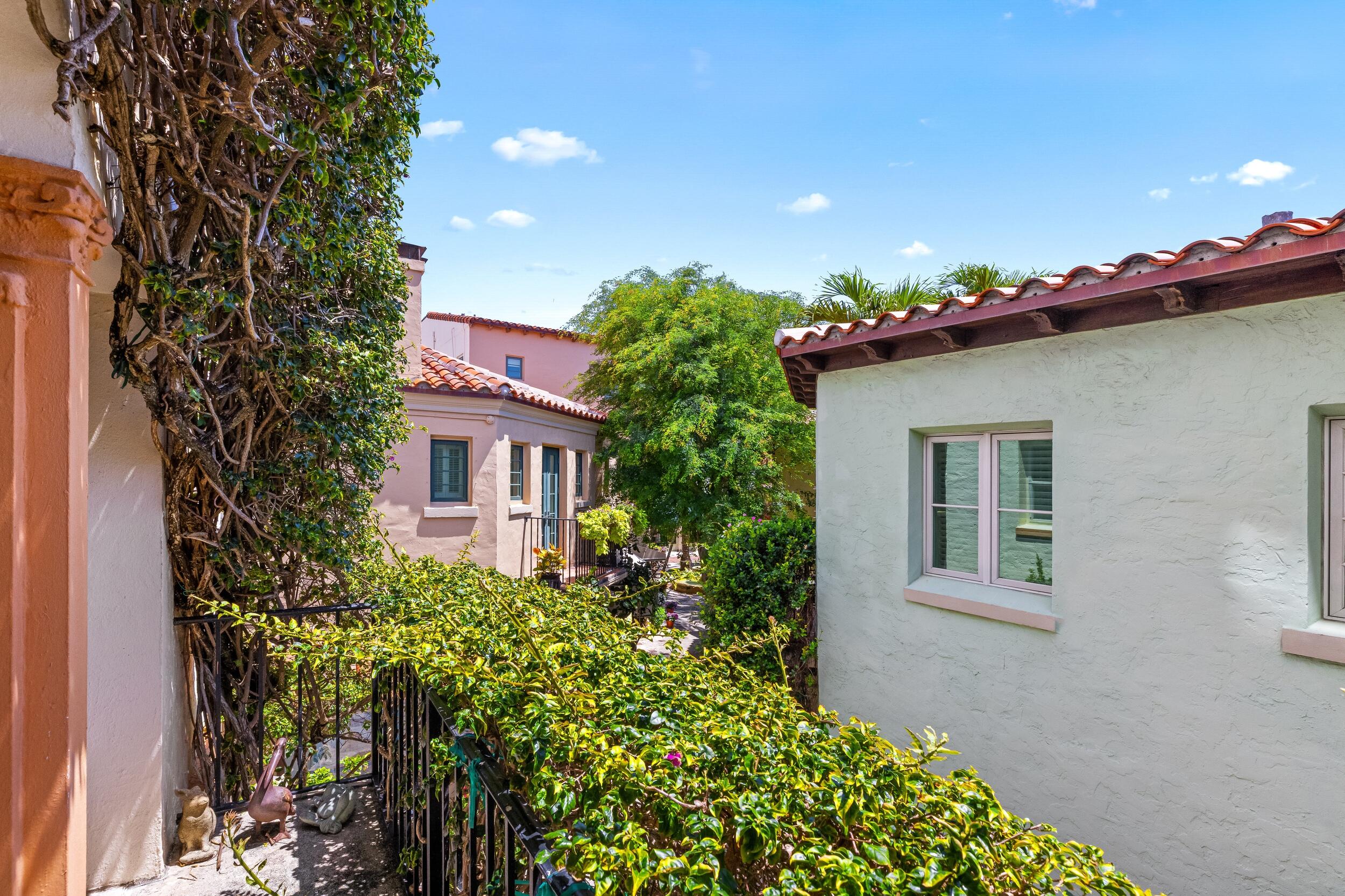 ROYAL PARK ADD TO P B IN - Residential