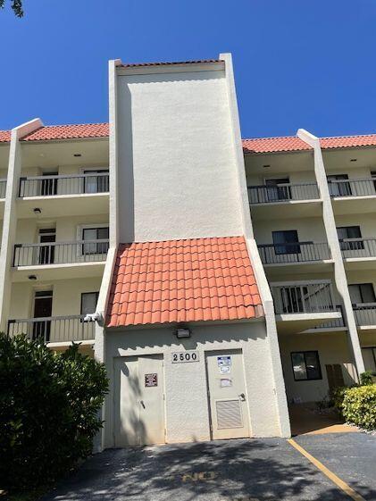 2500 Presidential Way 405