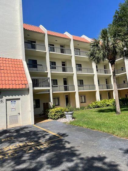 2500 Presidential Way 405