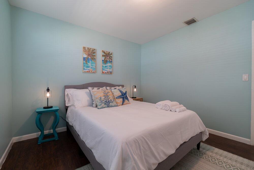 LAGUNA PARK 2 - Residential Lease