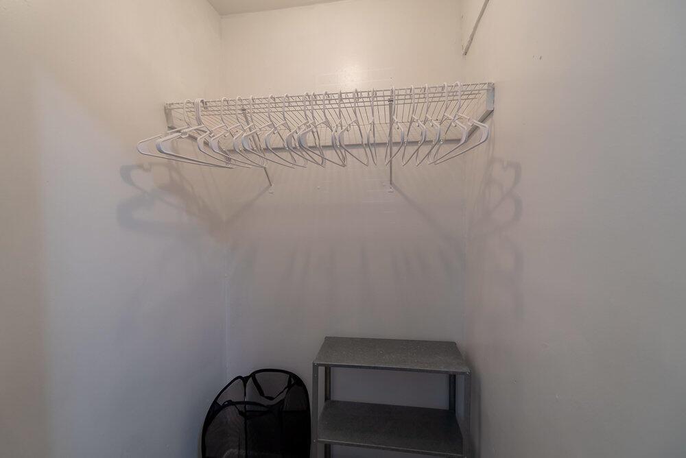 LAGUNA PARK 2 - Residential Lease