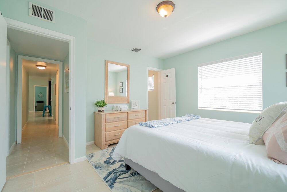 LAGUNA PARK 2 - Residential Lease