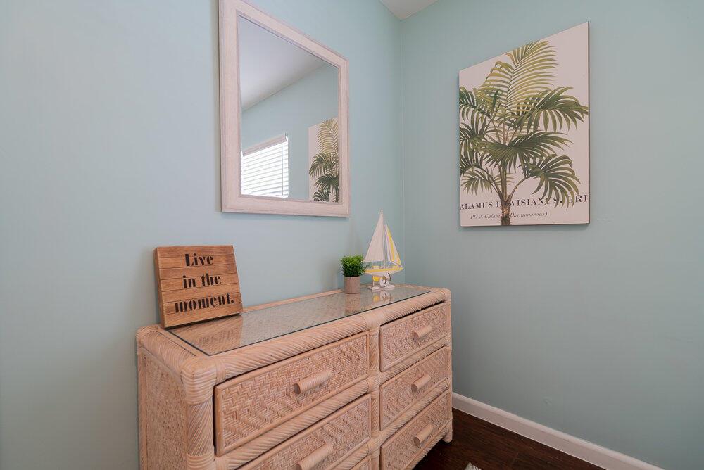 LAGUNA PARK 2 - Residential Lease