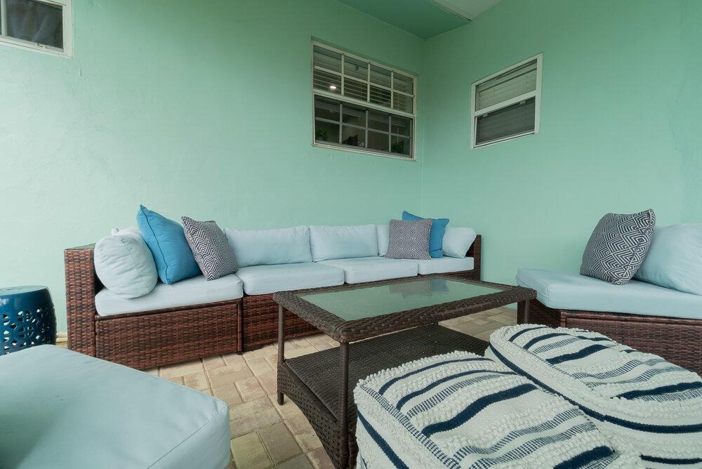 LAGUNA PARK 2 - Residential Lease