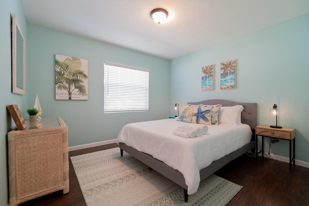 LAGUNA PARK 2 - Residential Lease