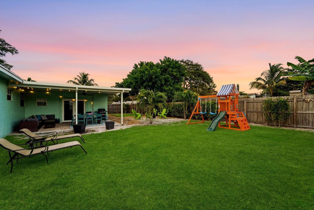 Photo of 1424 Willow Road, Palm Springs, FL 33406 (MLS # R11120370)