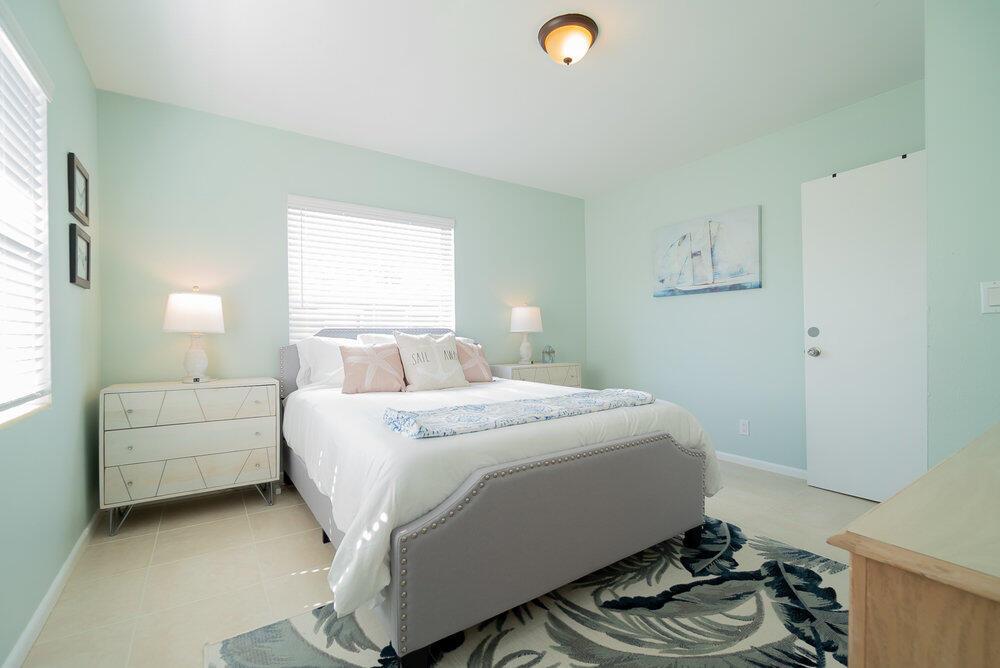 LAGUNA PARK 2 - Residential Lease