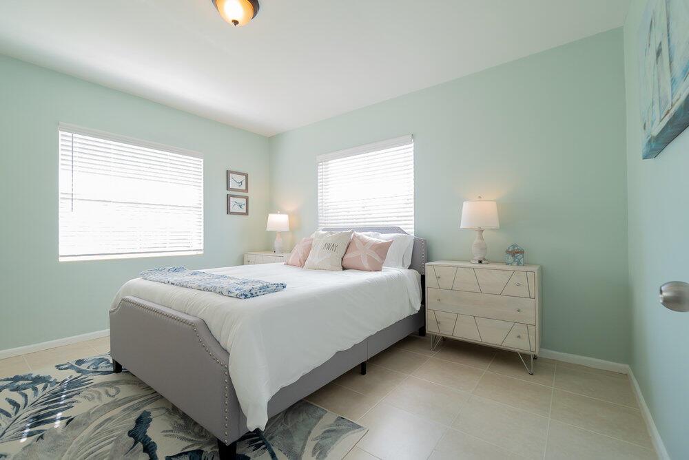 LAGUNA PARK 2 - Residential Lease