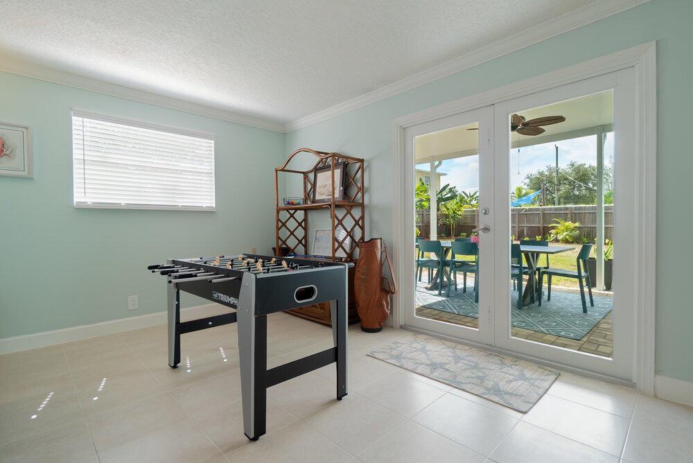 LAGUNA PARK 2 - Residential Lease