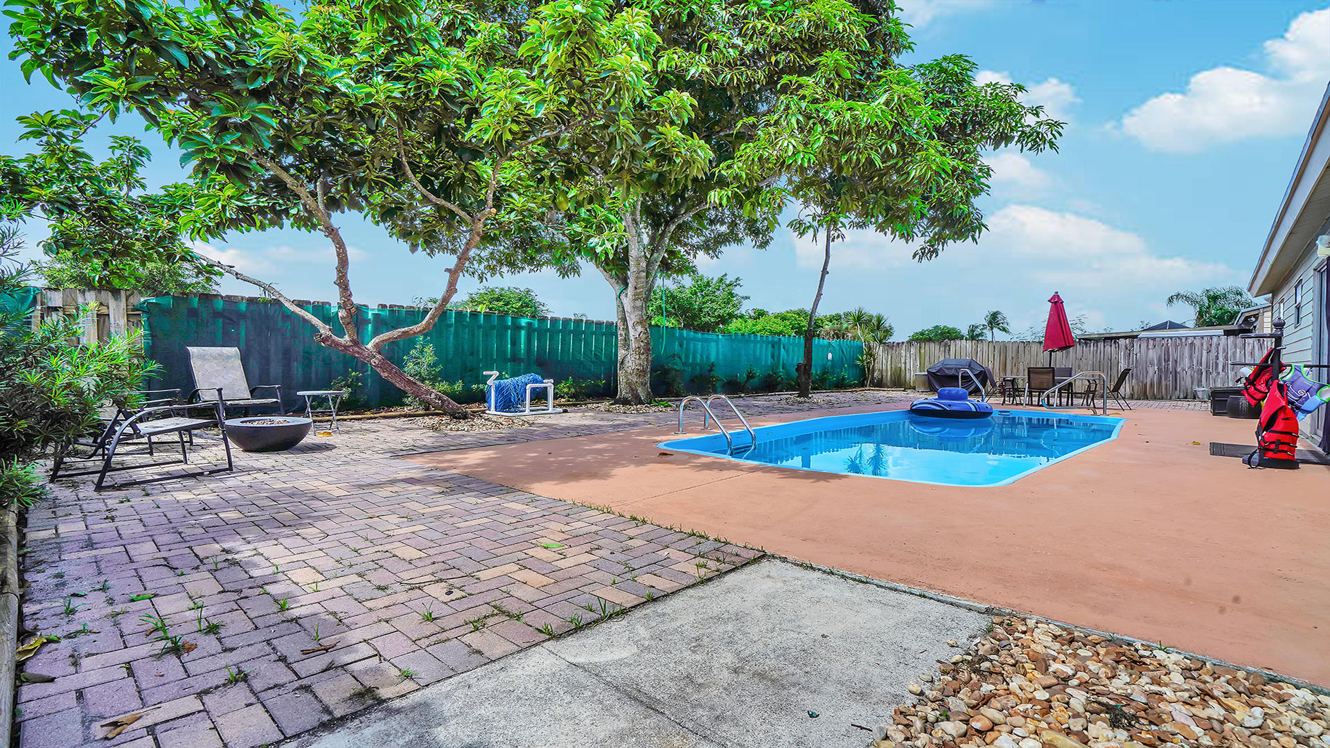 COUNTRYWOOD Country Lakes West - Residential