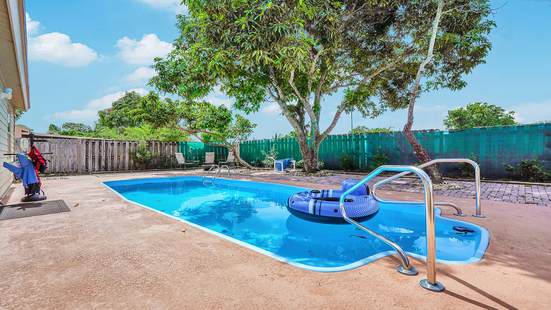 COUNTRYWOOD Country Lakes West - Residential