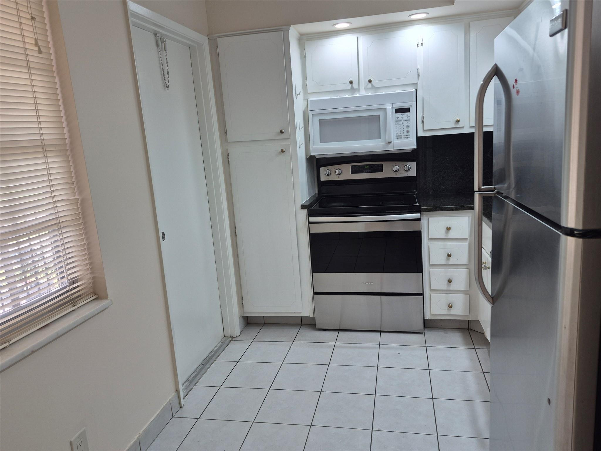 No 9 Palm-Aire Country Cl - Residential Lease