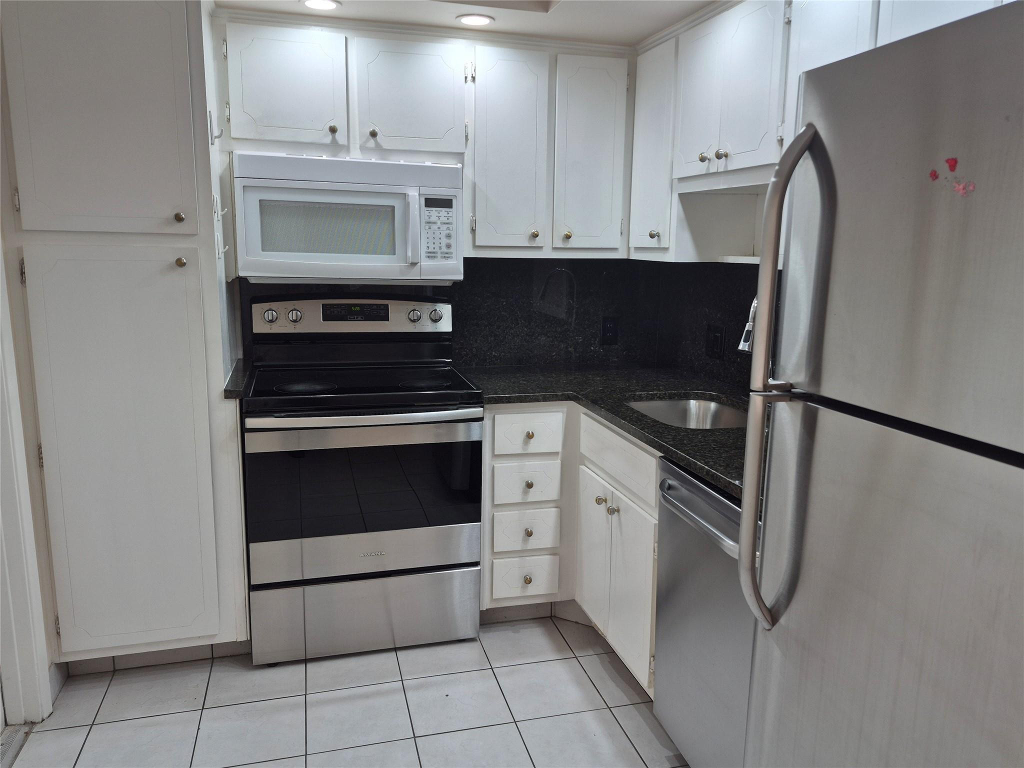 No 9 Palm-Aire Country Cl - Residential Lease