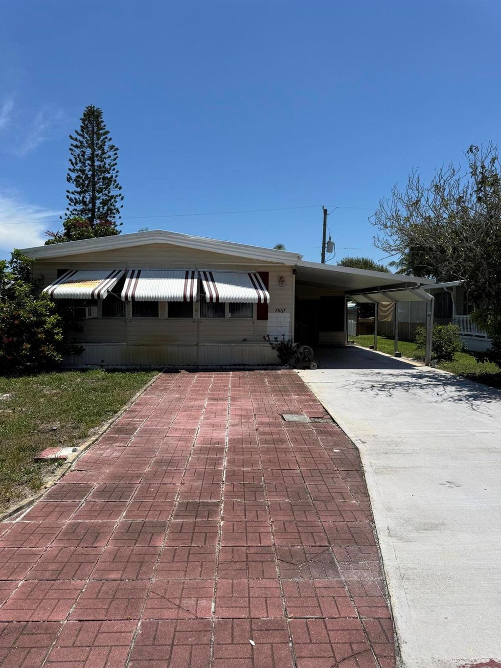 Photo of 7867 SE Swan Avenue, Hobe Sound, FL 33455 (MLS # R11113291)