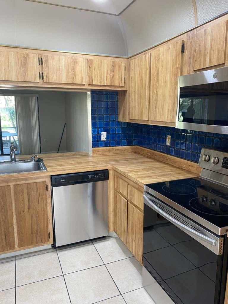 VILLAS AT THE GATE - Residential Lease