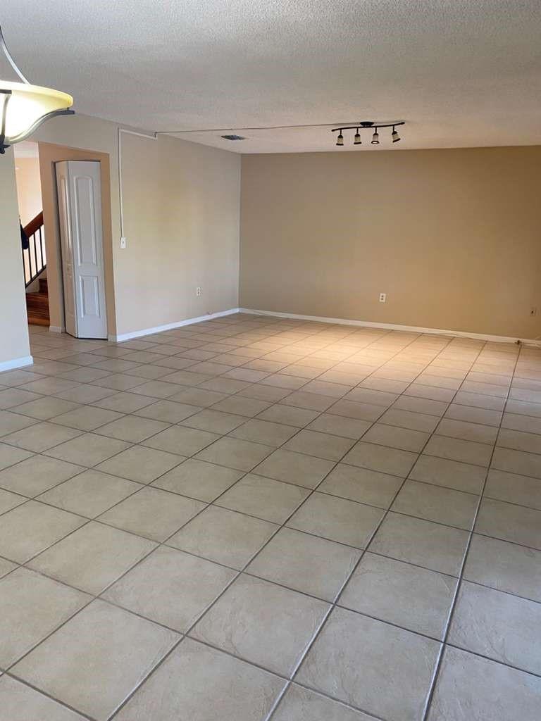 VILLAS AT THE GATE - Residential Lease